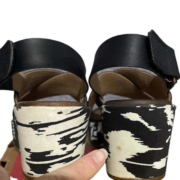 Clarks Collection Leather Heeled Wedge Sandal Valarie James SZ 6.5 Medium - Picture 8 of 8